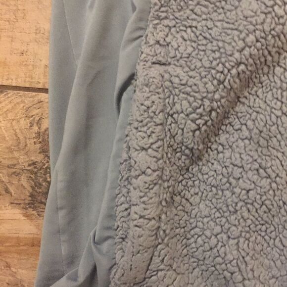 Columbia- Fuzzy Fleece Zip-Up (S) - Picture 4 of 6